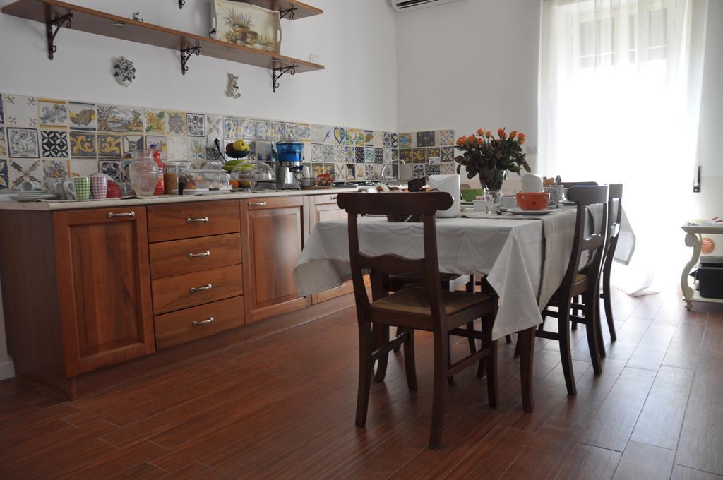 Le Stanze Di Rebecca Bed & Breakfast Рим Екстериор снимка